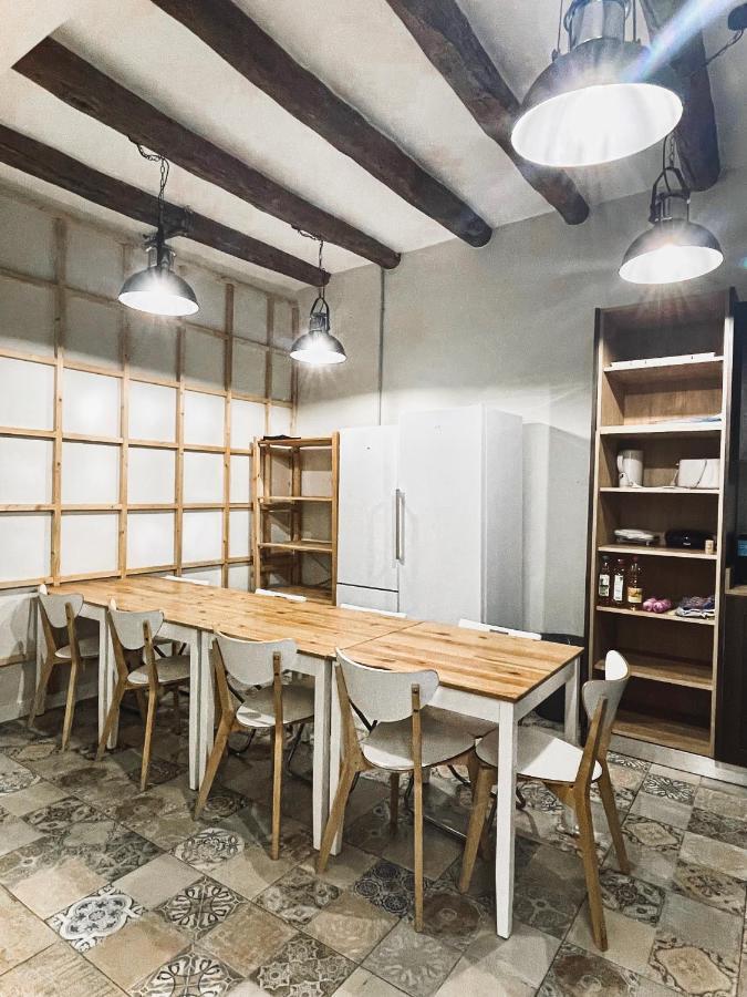 Az The Old Town Hostel - Coliving Saragosse Extérieur photo
